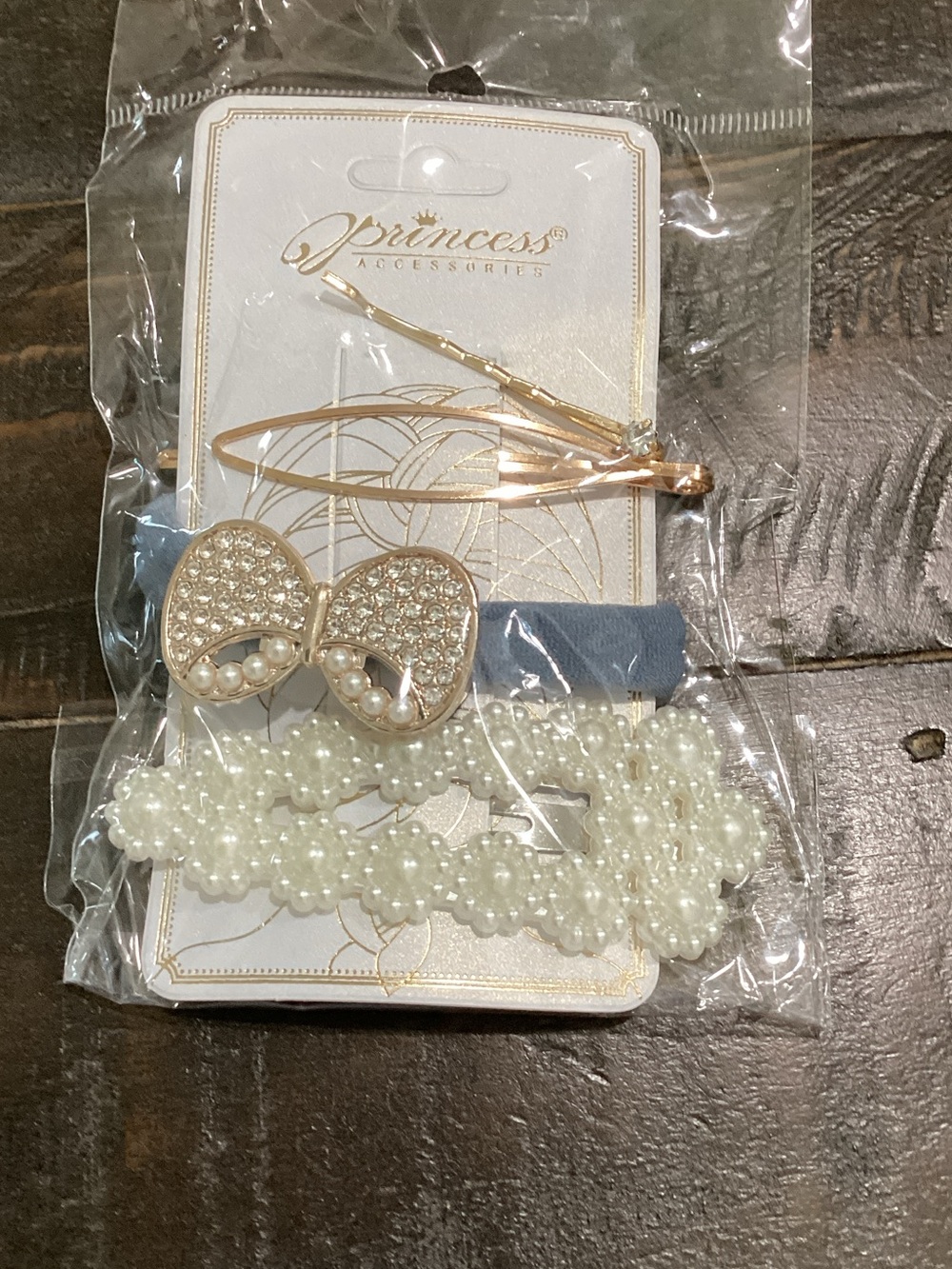 Princess Accessories Pearl & Gold Girls Hairโ Clip Set - White & Gold